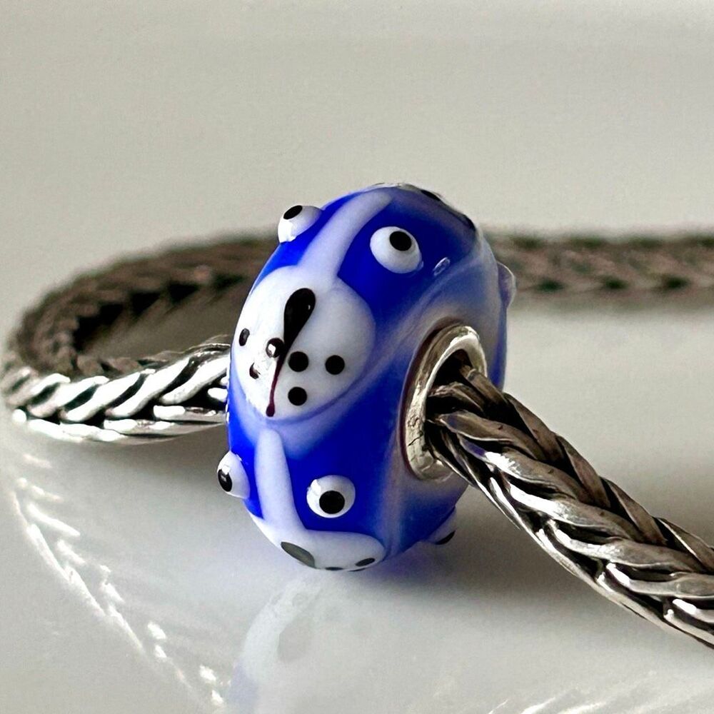TROLLBEADS Rare Dog Armadillo Unique LAA 925S Blue White Black NEW Condition